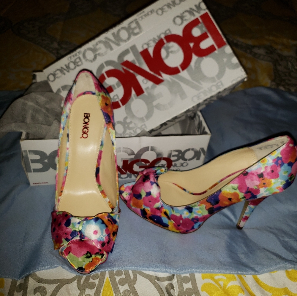 Shoes - Picture 3 of 15